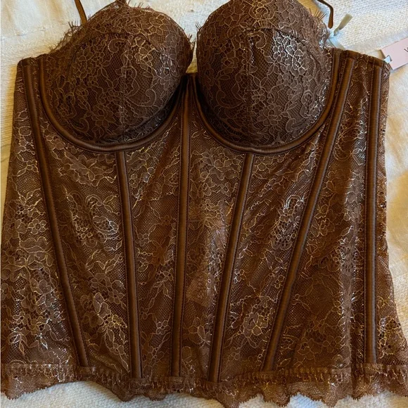 Elegant Brown Lace Corset by - Picture 3 of 5